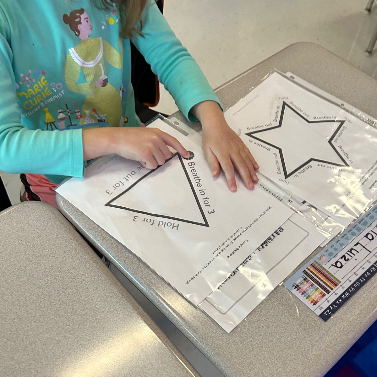 SchCounselorFP's tweet photo. Exploring uncomfortable feelings &amp; rotating through calming stations with 2nd grade 😌💫 #mindfulmoments https://t.co/KyfMX0t9dR