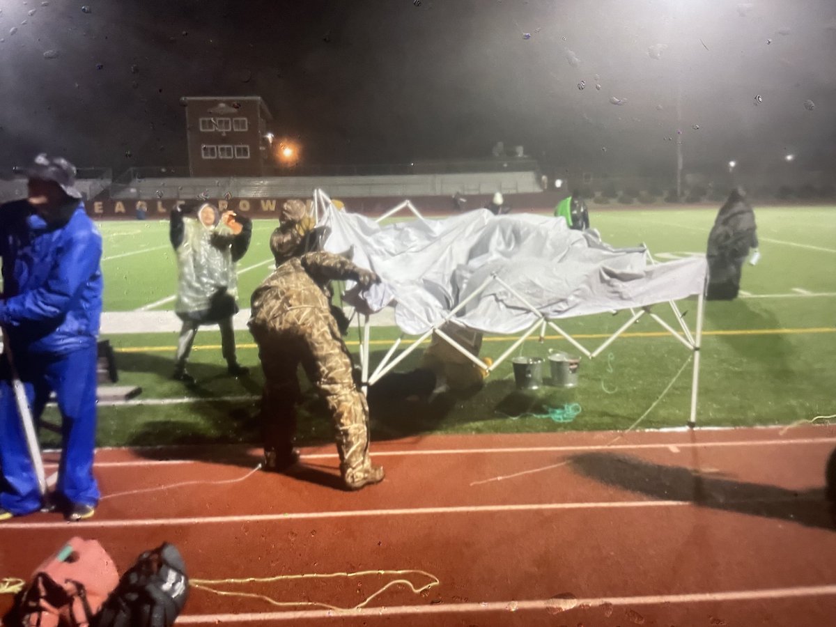 LadyBearsFutbol's tweet photo. Thank you Mr. Hak & C. Zabel - Athletic Dept. for all the behind the scenes work in a short amount of time! Thank you @LadyBearsFutbol ALL-PRO DADS! #canopycrew #community #family
🐻’s roll! Tuesday night Finals at KM! @ByronActivities https://t.co/V0OIOAOBK4