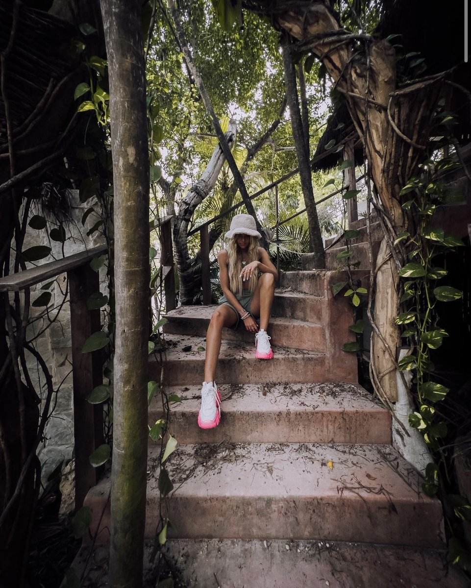 shann_maxx's tweet photo. Invest in yourself 🤍

You can either experience the pain of discipline or the pain of regret 🌿 #tulum #Motivation #success https://t.co/UTCnnviGWG