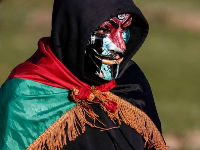 I’m sure we can all agree on how awful the Hamas terror putsch went down and the shit seems to just be getting started and outlook looks grim.

But I got to say, I had a chuckle when I saw the Hamas Grand Wizzard thinking he all bad azz in his Iron Chef/Squid Games /ninja fit.