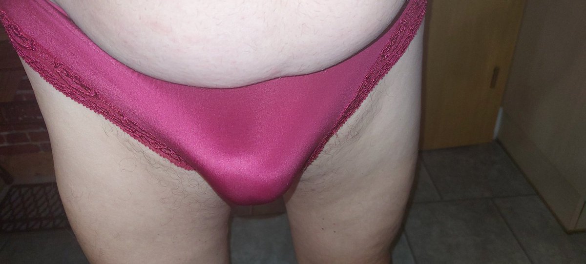 m4ri0love's tweet photo. #morgenlatte #schwanz #steif #stringpanty #damenslip #feucht #höschen https://t.co/XKYOmVm1iS