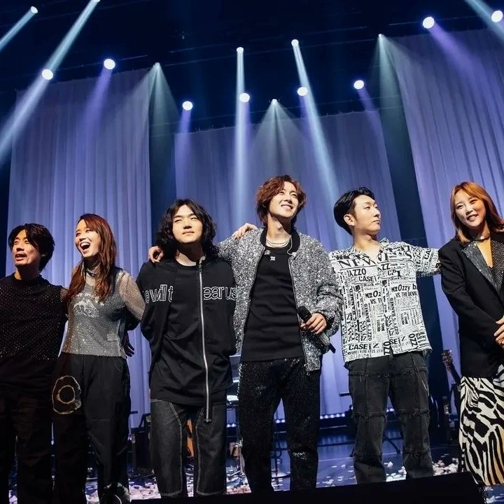 uzoosinlatin's tweet photo. @khj_heneciatwt viene a México  junto a la Gemini band y nos gustaría enceder la #torreBBVA para darle la bienvenida.
#AhorrarTePuedeCambiarLaVidayCumplirSueños
@BBVA_mex Esperamos el Reto ¿Te unes a nuestro gran sueño?

#KimHyunJoongEnBBVA 
#RISINGIMPACT
#Henecia https://t.co/HgOTpRqFZ4