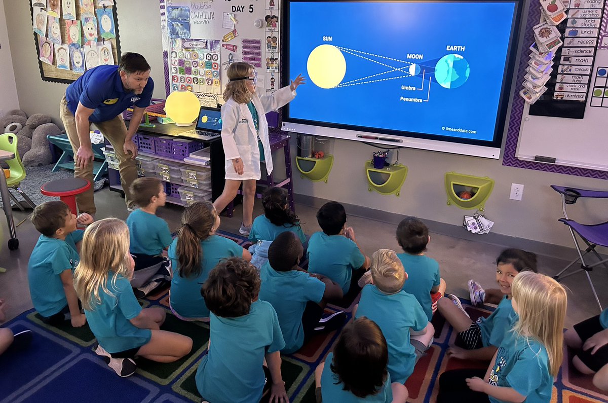 KristaKimball08's tweet photo. When one of your students has a parent that’s an astrophysicist…you have them come talk to your class for #scientistoftheweek 🌞🌑#eclipse so grateful for this learning opportunity! @VanRaubES @BoerneISD #reallifeconnections #handson #firstgrade #family https://t.co/Pm0XVJAt98