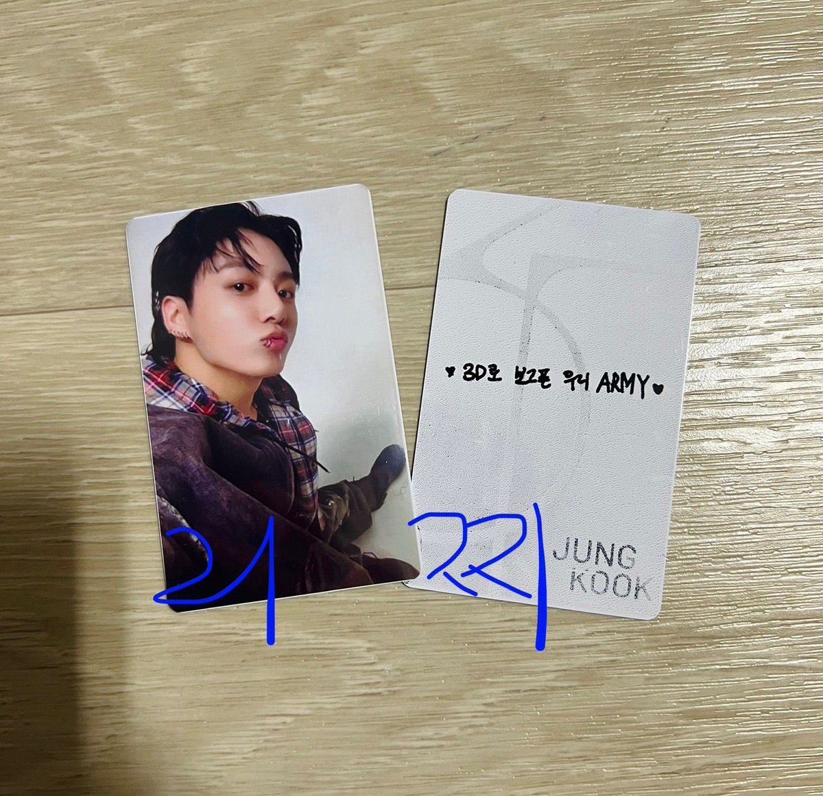 bearytix's tweet photo. 💜 OPEN ORDER PVC FANMADE JK 💜

Background biru atau putih sama harga
💸 55k/ea bersih kr 
🌷Ems tax 8k
💌 DM yaa https://t.co/lXvUgCI5op