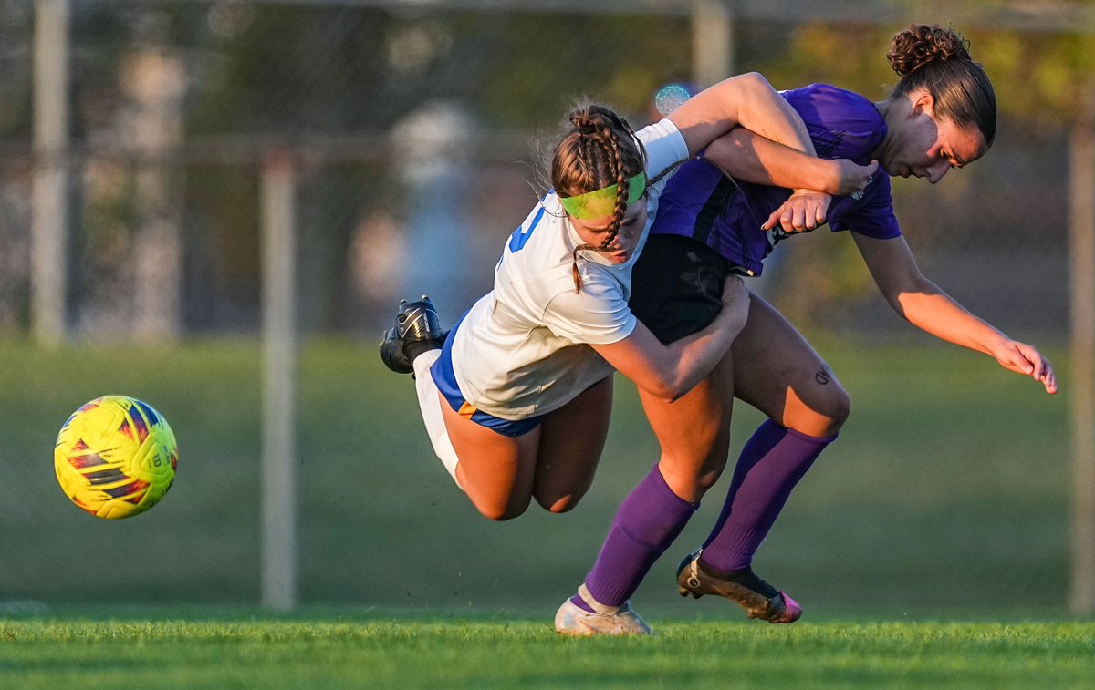 Brian_Haenchen's tweet photo. Brownsburg gave everything it had vs. top-ranked @carmelathletics, but @CarmelSoccer ultimately prevailed in a physical clash that should help prepare them for subsequent rounds.

Words from me, photos from @GraceHollars: https://t.co/mDuumSXHX6 https://t.co/23cmBGohlU