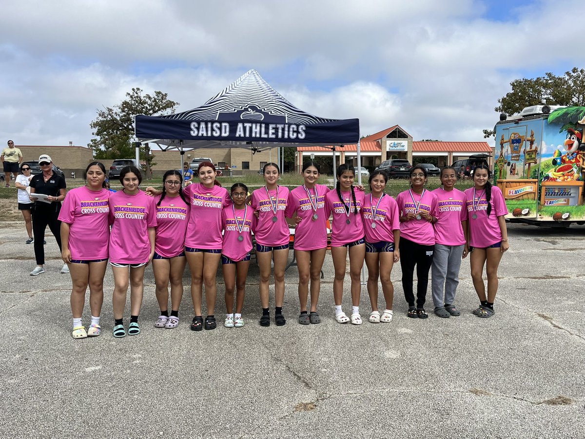 SABrackXC's tweet photo. Great day for your @SAISDBrackHS XC. Girls &amp; Boys Varsity are moving on to Regionals. JV Girls received 🥉 overall and Fr. Victor Gonzales received 🥇 overall for Boys JV. Great day to be an Eagle. #WeRun210 @sapolinar1 @CoachSASalas @LillyCalawayMEd @SAISDAthletics https://t.co/x1Y7qOAfT9