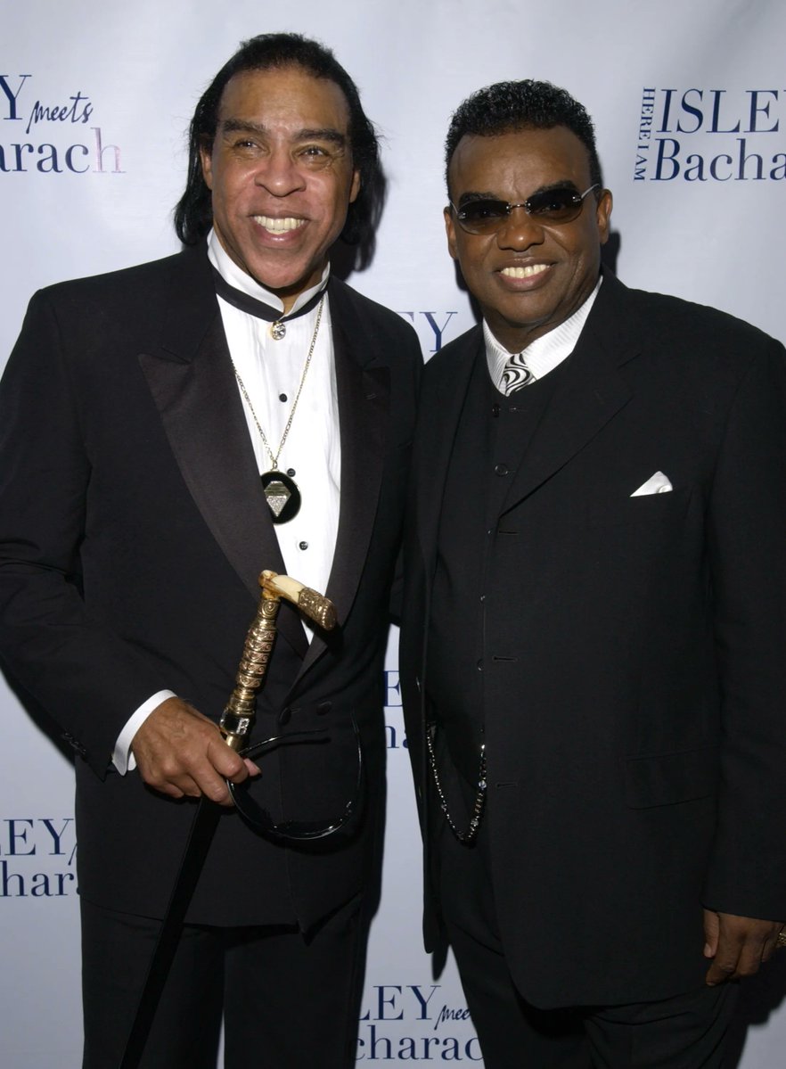 QB_MARUYA's tweet photo. 【Rudolph Bernard Isley: April 1, 1939 – October 11, 2023】
ルドルフ・アイズレー。
そうだ、いつも杖を持ってらっしゃった方だ!
ヒゲを剃ると、スモーキー(副社長)感もあった。
心臓発作で、この惑星を去る。
84歳。
#RestInPeaceRudolph
#RestInPeaceRudolphIsley
#RestInPeace2023 https://t.co/kYv8AyhGHk