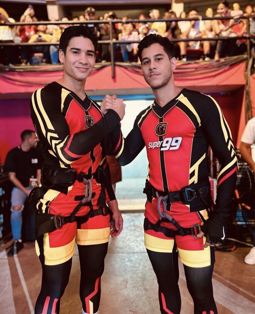 Telemetro's tweet photo. ¡ELLOS ESTÁN LISTO ! 

¿Quién es tu favorito? ¿Jean o Bryan ? 👀💛❤️💛❤️💛❤️💛❤️

¡Arranca la final masculina! 

No podemos con tanto 🤯

#Calle7Panama #C7PA #FiebreAmarilla #FuriaRoja #MedcomDigital #Telemetro https://t.co/5OauV9fM4T