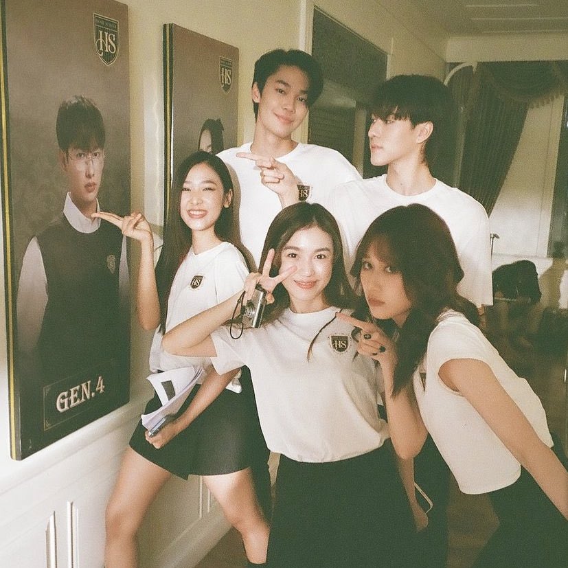 hooniegfs's tweet photo. @DewJPhilippines Nai in Home School is my favorite character of Dew 🤎 I'm proud to see how his acting skills grew after F4. His role showcased his capabilities &amp; proved that he can be versatile as an actor. Also love that Nai never forgets the people around him ✨ #Dew1stSoloFMinManila https://t.co/Izv8US6RMw