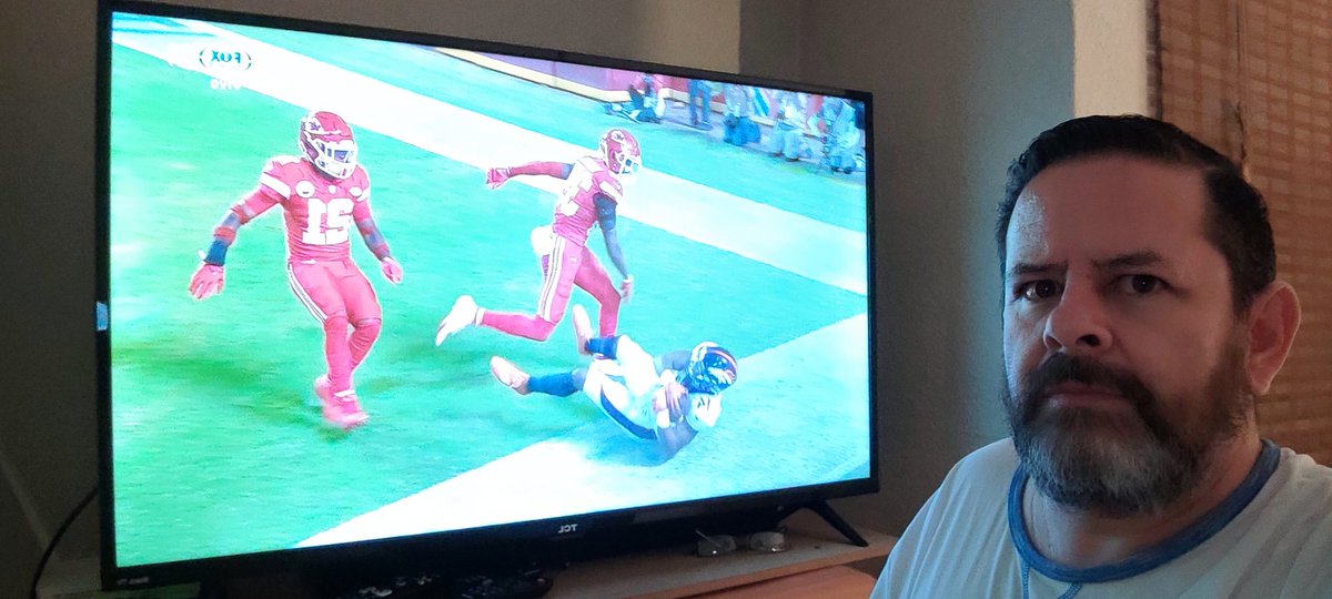 Alex_Cerrvantes's tweet photo. @espnsutcliffe @Chiefs @Draftea_Mexico Y se lo regalaría a @gerardocerv https://t.co/wNLTSVw5Ti