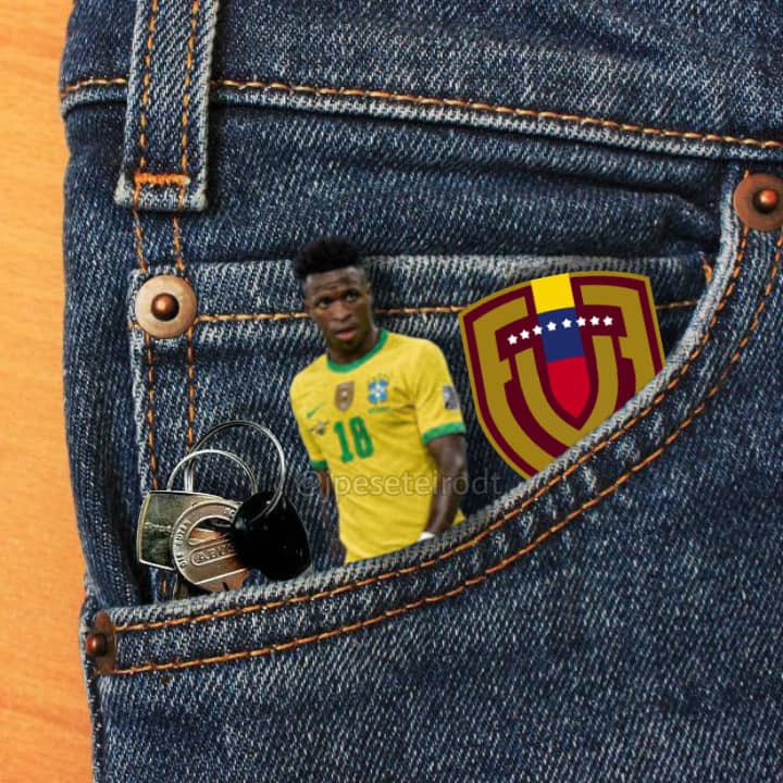 jpeseteiroDT's tweet photo. El bolsillo de Alexander Gonzales cuando se acabó el partido : https://t.co/F19Xw9ifbJ