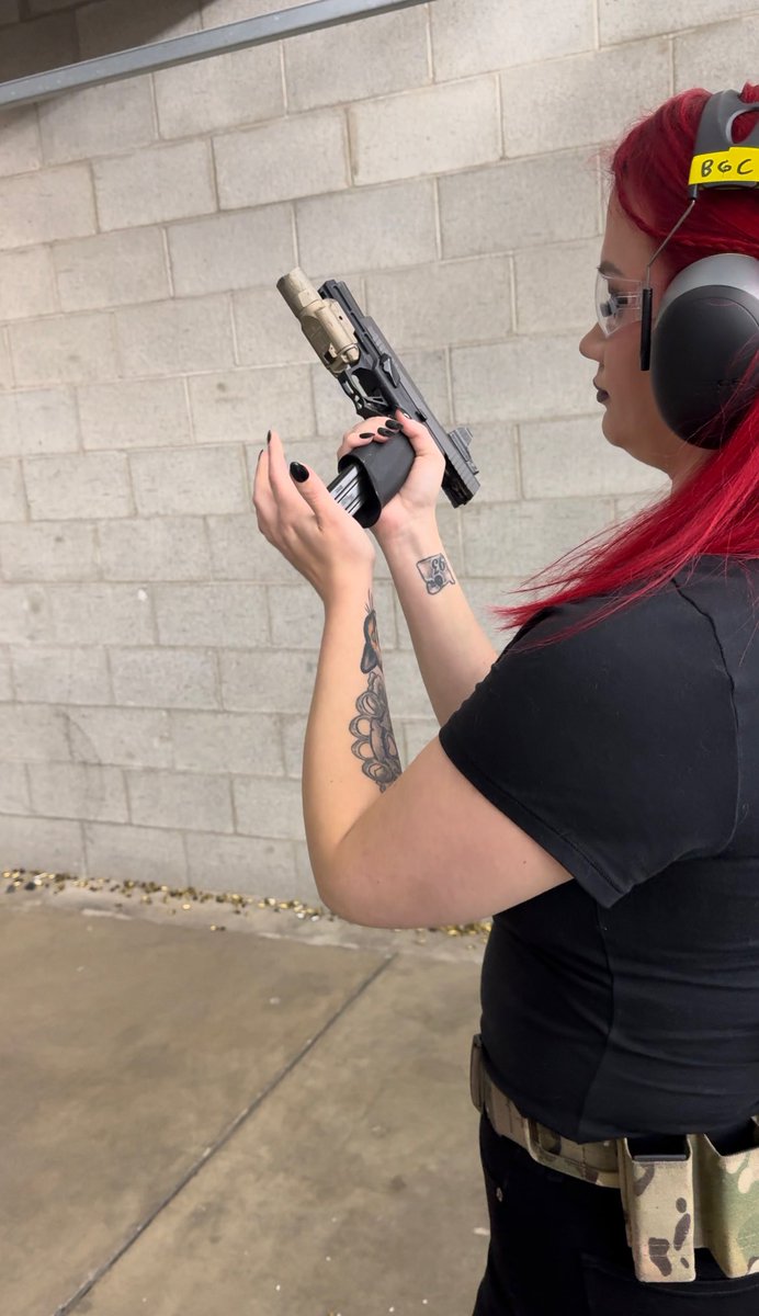 SierraSorcery's tweet photo. Thank you @RangeTough 
#girlswhoshoot #2a https://t.co/qGfvRp1Kp8