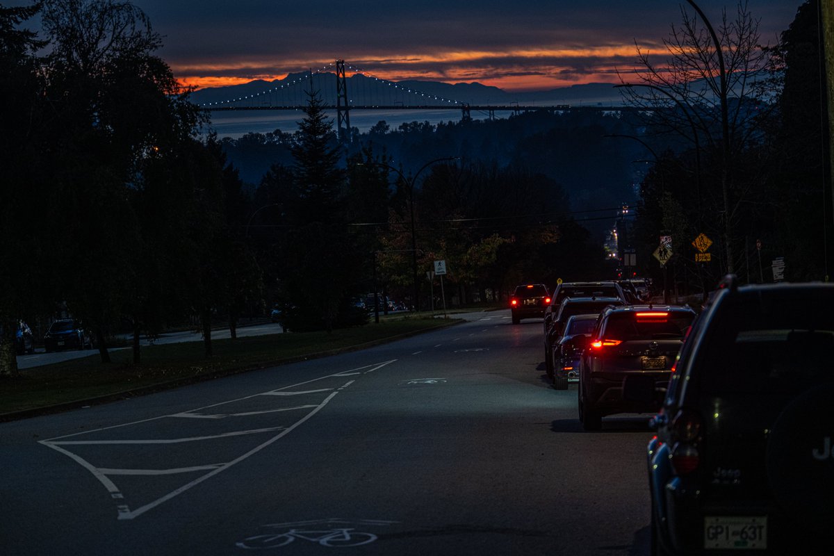 MarksGonePublic's tweet photo. Watching night fall on North Van. 
#NorthVan #NorthVancouver #KeithRoad https://t.co/bTHAL5B03u