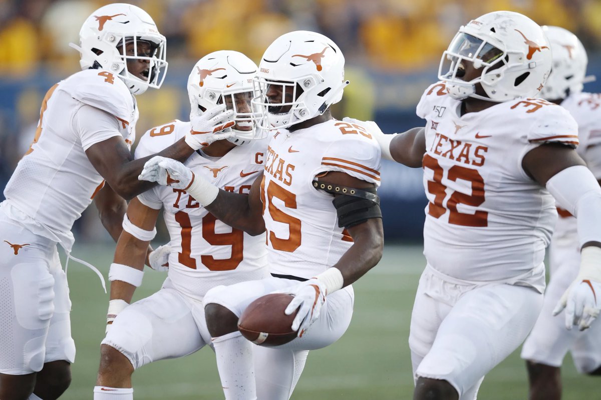Antonio43863821's tweet photo. Blessed to receive a scholarship offer from the University of Texas at Austin. #HookEm #hookemhorns 🤘 https://t.co/bob6ZF5vvN