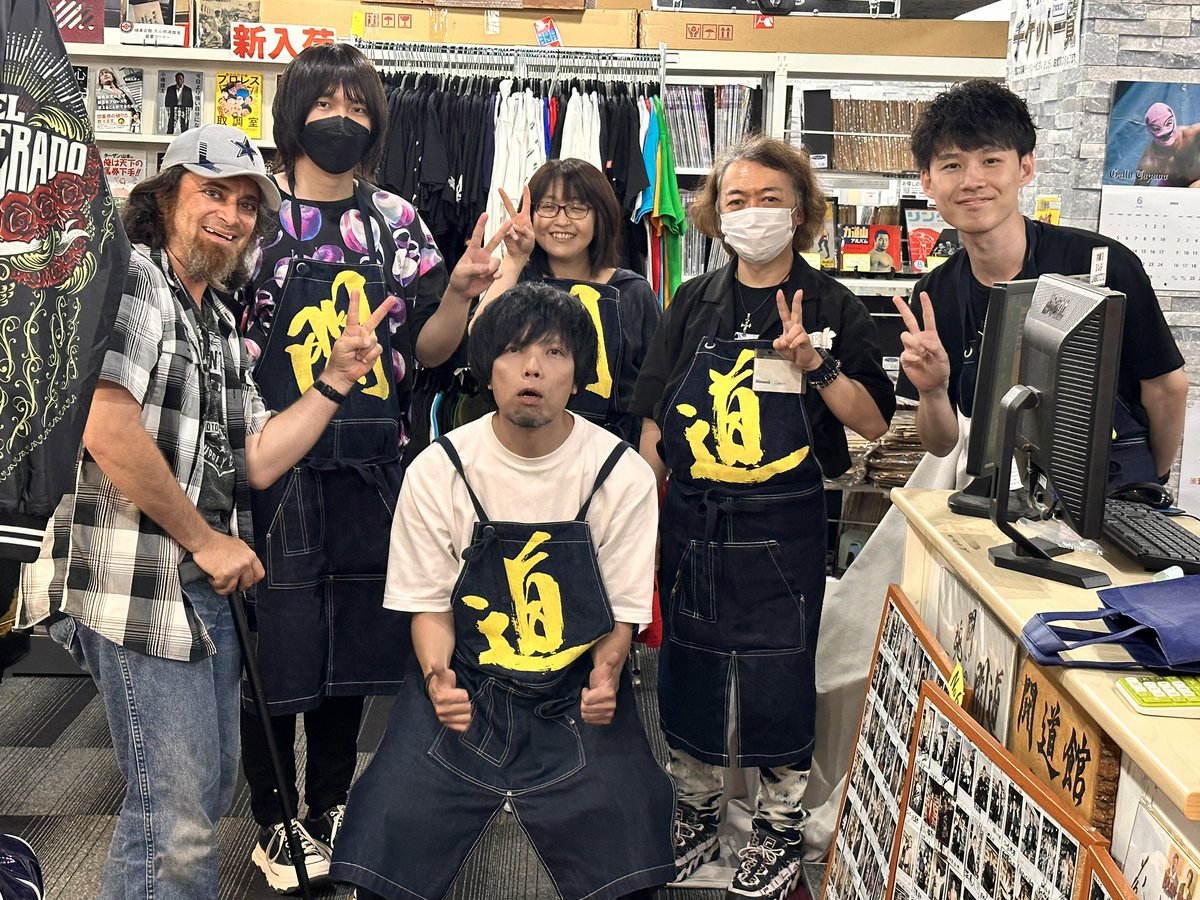 Face4Wrestling's tweet image. I have it on good authority that @TOUDOUKAN_WORLD sells some quality masks that can also withstand the travel to Texas 🤠#Chuff