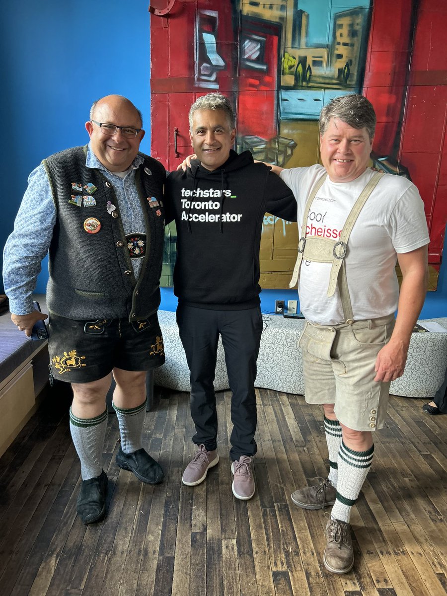 SunilSharmaCo's tweet photo. #Techtoberfest has never looked better. The Mayor of Kitchener and the Mayor of Communitech @berryonline @chrisalbinson @Communitech @TS_Toronto @Techstars @founding @BardishKW 🇨🇦🇩🇪🍻🍺 https://t.co/2vGMmbvmVP