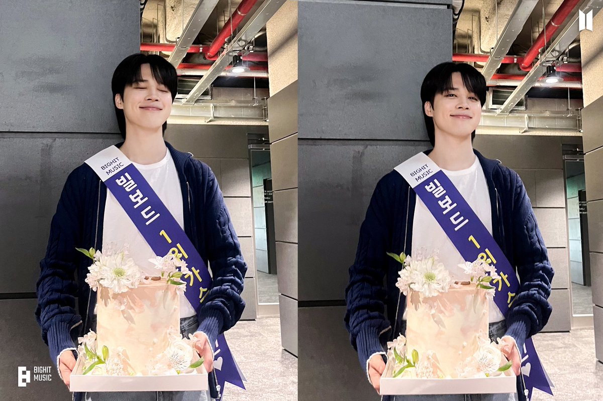 mxcharts's tweet photo. Jimin con su pastelito cuando logró el #1 en BB 🥺

JIMIN JIMIN 
HAPPY BIRTHDAY JIMIN 
#HappyBirthdayJimin
#HappyJiminDay 
#ItBoyBirthday
#28YearsWithOurLove https://t.co/FzYBD4PxNY