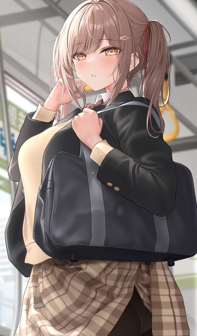 ◢███◣
   █◤ ◥█
   █   █
     ◢█◤
     █

     █
(なんかスースーするな…) 