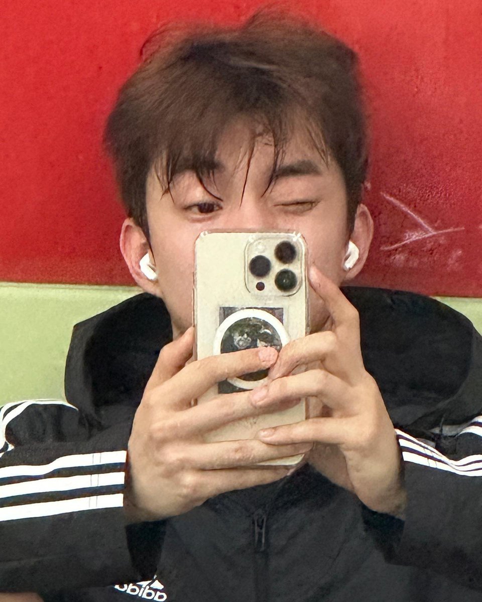 jcmsource's tweet photo. official_theboyz instagram #큐 https://t.co/o87lbXh3rg