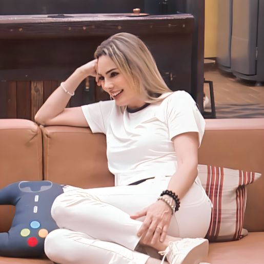 AllexMorningst2's tweet photo. Assim de saúde depois do resultado da roça de hoje:
Cariúcha #EliminacaoAFazenda #AFazenda #RocaAFazenda15 https://t.co/MycRxqG2wJ