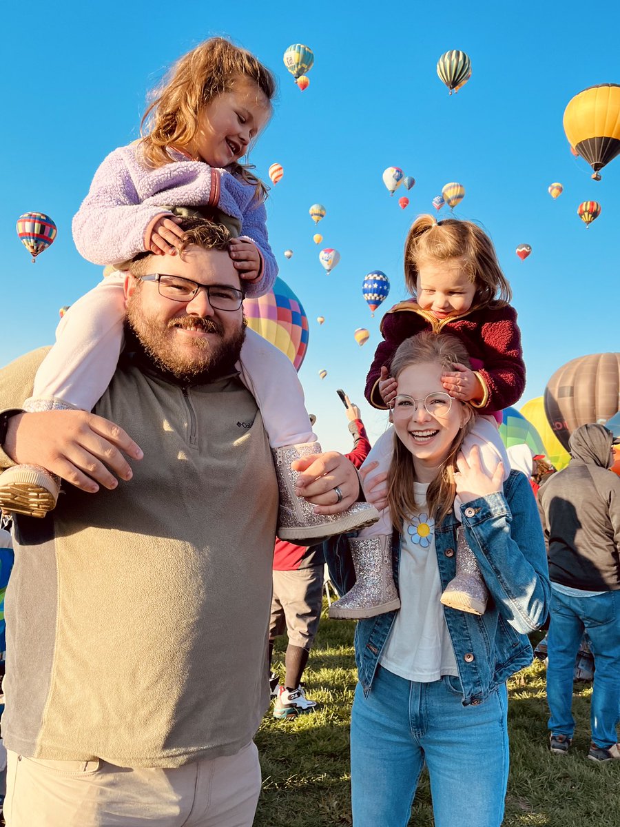 emilyprisk15's tweet photo. Balloon Fiesta last weekend🌈✨ https://t.co/iQUT77DZHD