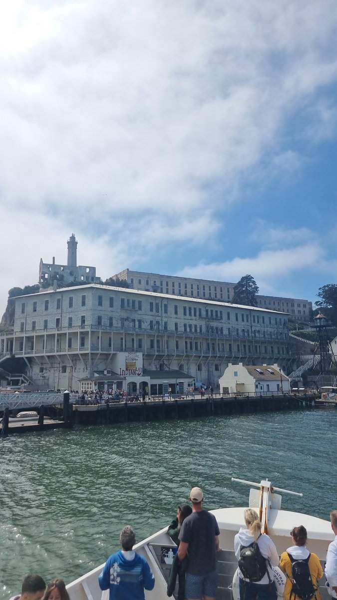 CoreyMcMullan5's tweet photo. My Placement currently for @cietours couldn't be going any better with visiting places such as New Jersey New York, Boston, LA, Washington DC, Florida, San Francisco, Philadelphia and Virginia already and still so much to see! #ittm #tourism @PeterBolan @UlsterUni https://t.co/KtuWCG2ZlT