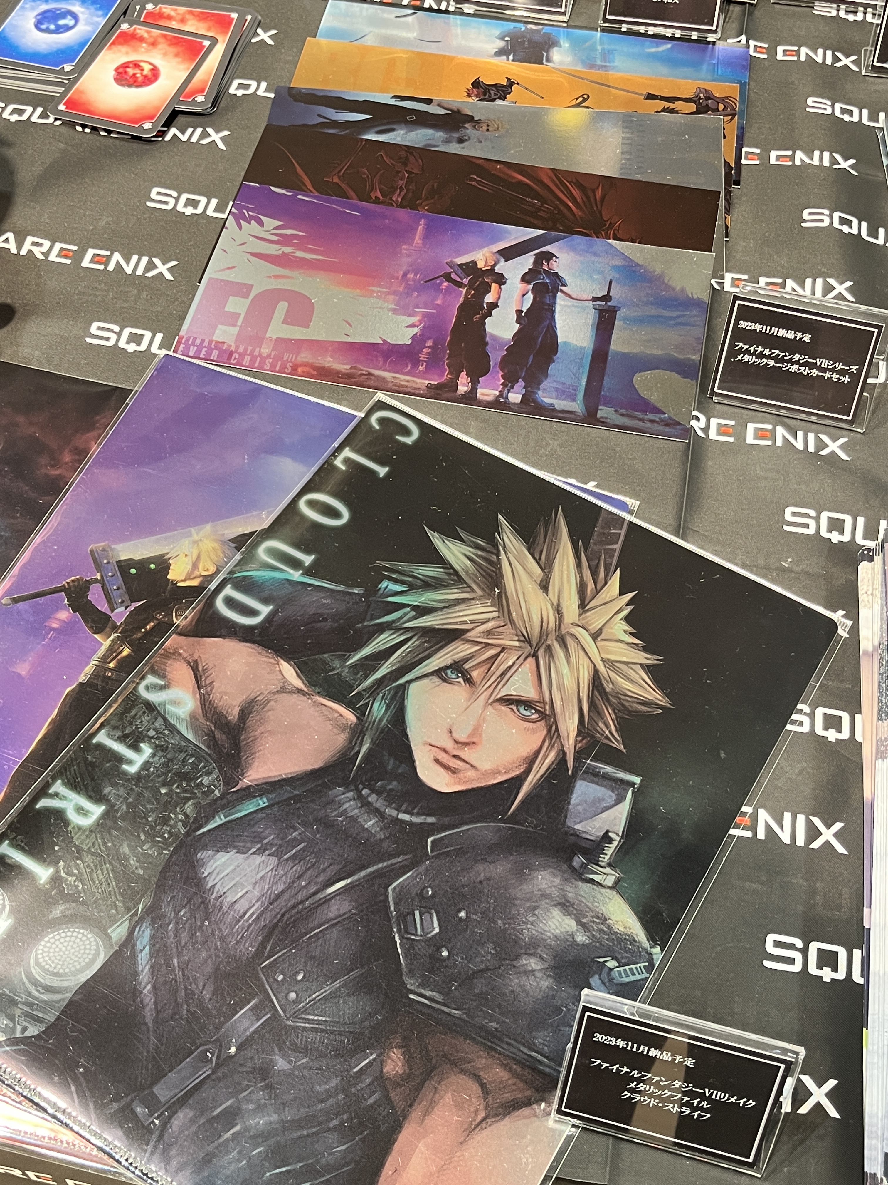 FINAL FANTASY VII EVER CRISIS METALLIC FILE