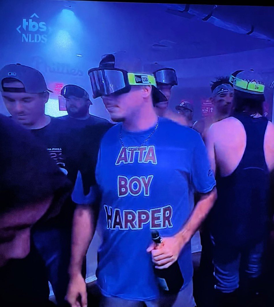Pickswise's tweet photo. "ATTA BOY HARPER" 💀 https://t.co/2VfxHdguzv