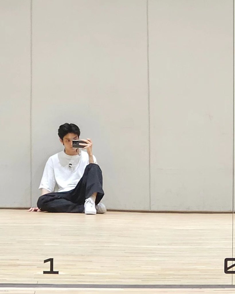 soobinparaguay's tweet photo. (2/2)

#SOOBIN #수빈 #4thGenLeader #TOMORROW_X_TOGETHER     
@TXT_bighit @TXT_members

🦥 https://t.co/dPgQsDRgfY