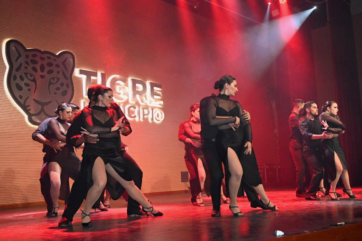 MunicipioTigre's tweet photo. En el Teatro Municipal Pepe Soriano, se presentó por primera vez el grupo de Ballet Municipal de Folklore y Tango. ¡Felicitaciones! 👏🏼🐯
#TigreEsMiVida https://t.co/z7xmzNjvby