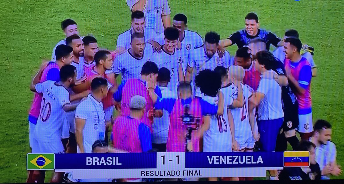 frandurst's tweet photo. Viva Venezuela en esa $&amp;@#% Caballero! https://t.co/3jzZBJK4h0