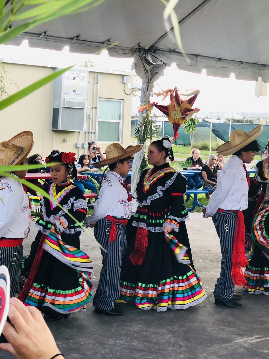 Liz7780's tweet photo. “It is through art that we will prevail and endure. It lives on after us and defines us as a people.” – Rita Moreno  
🔶Rickards held a beautiful night full of art, dance, crafts, &amp; delicious food to celebrate Hispanic Heritage!🔶 @Rickards_JEG @JRickardsMiddle @RolleRosheika https://t.co/oVRyhYVKnp