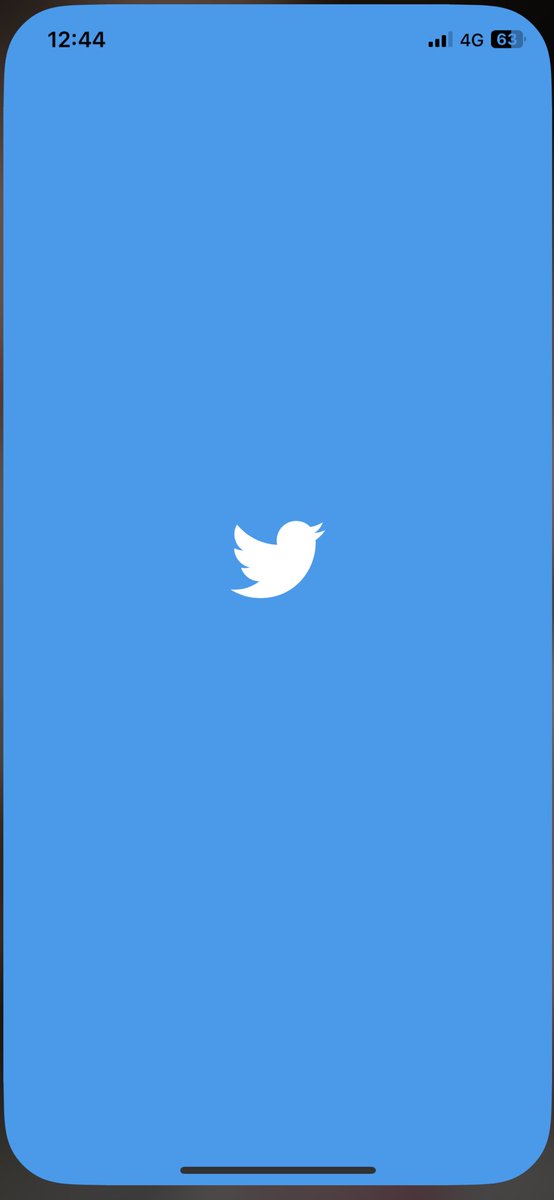 av90q's tweet photo. 未だに青の鳥 https://t.co/rqwARvT4if