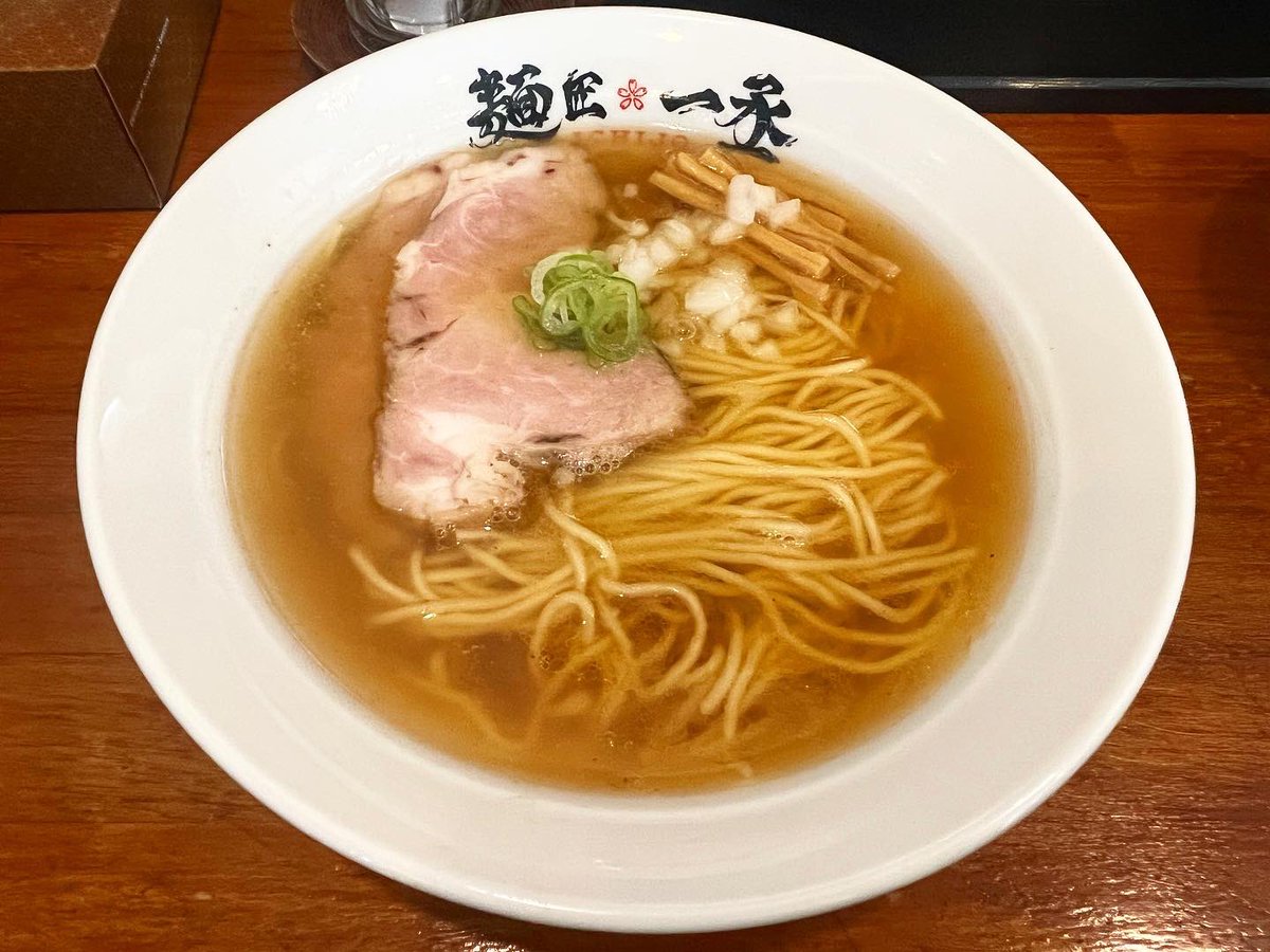 ATSTommy8's tweet photo. 麺匠 一丞
鰆油の塩らーめん
鰆の出汁のラーメンは初めて食べましたが美味かったですね！
他のやつも食いたくなりました😎👍

#麺匠 一丞 #鰆らーめん #ラーメン #出汁 #ラーメン大好き #体に良いスープ #塩ラーメン https://t.co/24nNPvJvL1