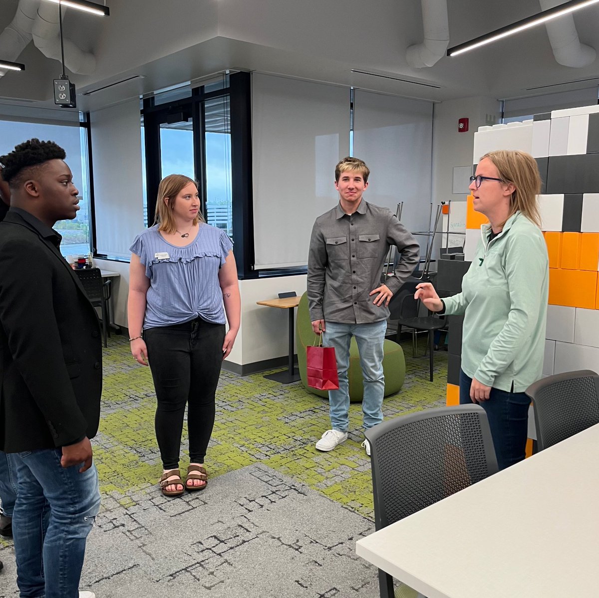 NE_FBLAC's tweet photo. We had a blast on the Conagra Brand campus yesterday, learning about the financial side of the company &amp; their innovative business mindset!
Thank you to Conagra for allowing our members this experience and being a loyal sponsor.👊😎  

#fblacollegiate #nefblac #ConagraDay2023 https://t.co/XuK1H8v0XQ