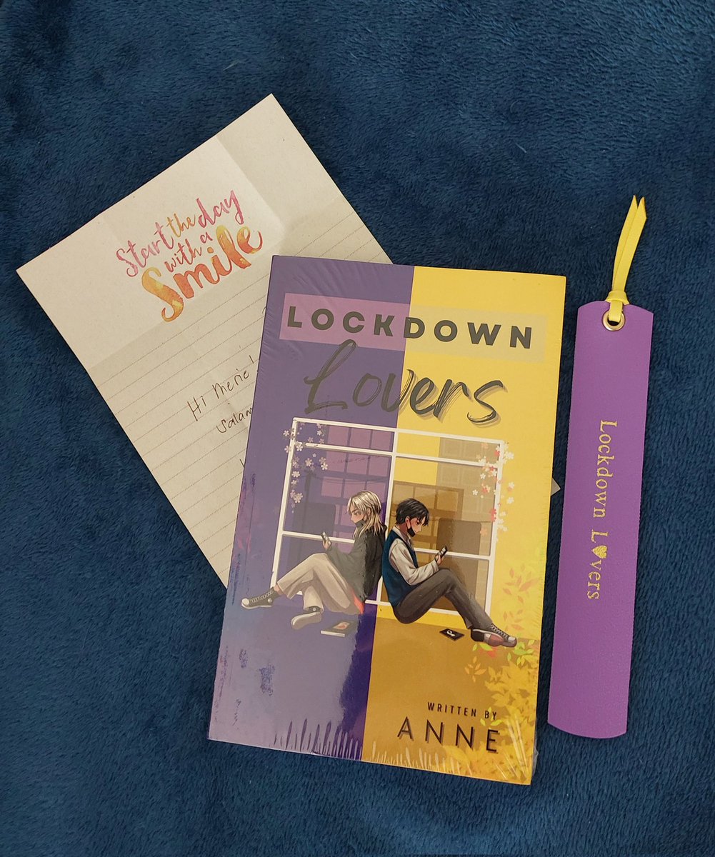 GlossMerie's tweet photo. Di nka ligo at toothbrush sa super excited
Got my #LockdownLovers Book by @LeFabGeek 
Congratulations 🥳🎉mami Anne. Excited na ako basahin toh🤩🙊
💜💛
More books soon 👉👈 https://t.co/xIgCYQwmuL