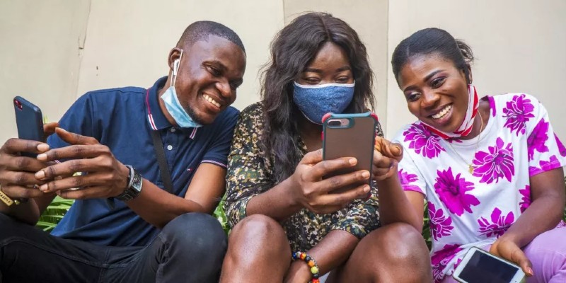 WBG_Digital's tweet photo. Can #mobile government help drive development? Mobile phones connect people to the jobs, businesses & services they need to escape poverty.
Broadband access is increasing fast worldwide, but challenges & opportunities remain.
https://t.co/8b8TcyZKH2 #mGov #Govtech 🌐 📱 https://t.co/0mpVxHm5oO
