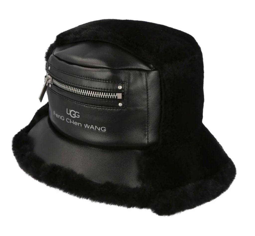 ADTO_S's tweet photo. 231013 #에이티즈 #최산 털모자
Feng Chen Wang X UGG
BUCKET HAT
https://t.co/mO4Z82bsBu…

산아 너 모자 거꾸로썼어•• https://t.co/V9nK9ZqwlB