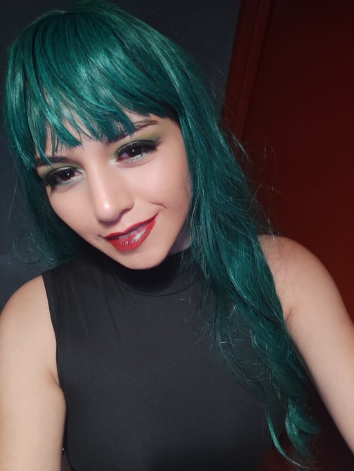 Les gusta mi nuevo look? 🤭  Buenas noches! ❤️ https://t.co/df3WJKE8HO