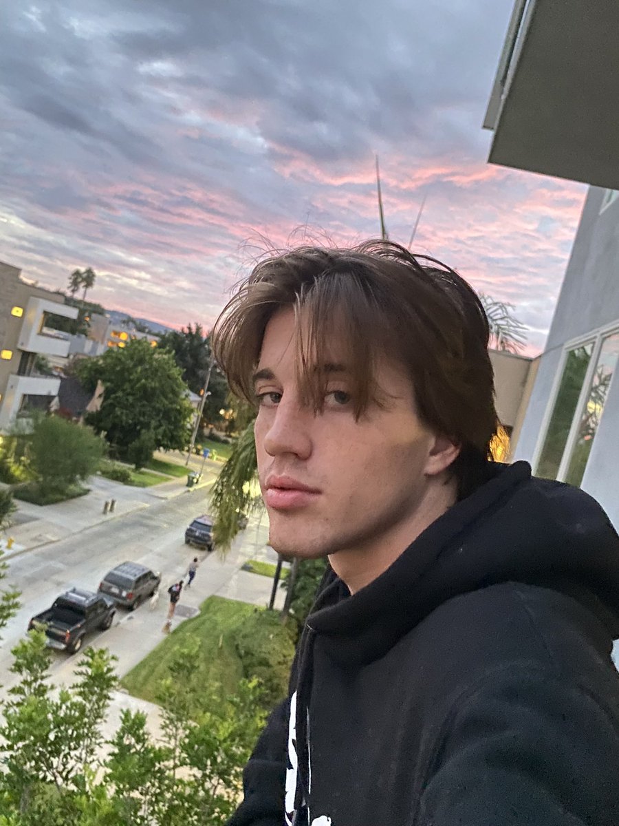 cht_1214's tweet photo. La Sunsets>>> https://t.co/h9WggKiir8