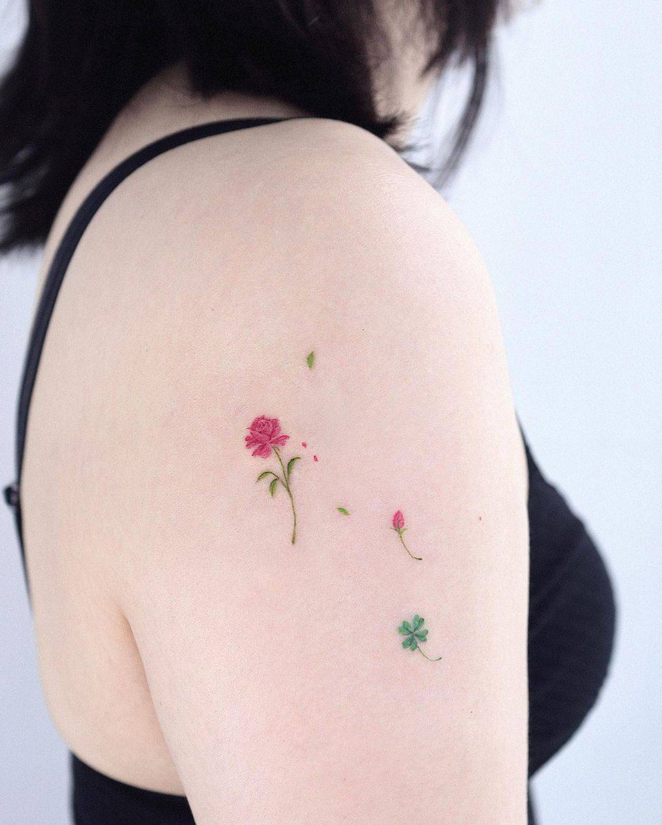 Minimalist tattoos are perfect for those who prefer subtlety and don’t want a large, elaborate tattoo.

Read the full article: Elegant Minimalist Tattoo Ideas For Men and Women
▸ lttr.ai/AIQxw

#MinimalistTattoos #Tattoo #Tattooartists #Tattooideas #Inked