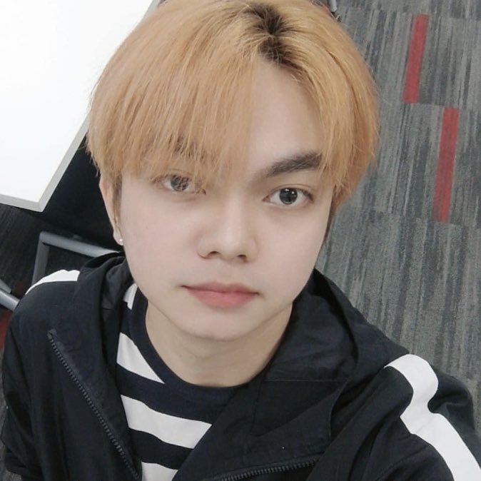 thanis_tangi's tweet photo. okay na ‘to, Selca na ‘to, 

#MilestoneFanbaseSelcaDay #MFSD #MilestoneTrainee #Milestone_Ien https://t.co/a4nYwjnpnn