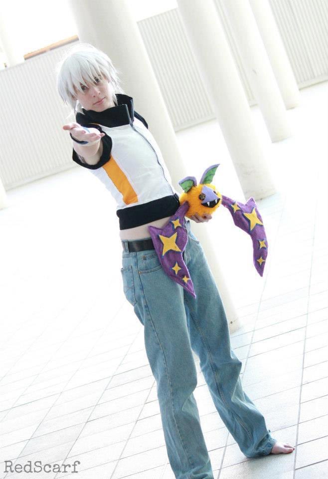 ShadowsMaskCos's tweet photo. An old cosplay of mine, but one I still love. Riku from @KINGDOMHEARTS I did so many versions of this character. 
#cosplay #kingdomhearts #rikukingdomhearts https://t.co/l2M0SwUTun