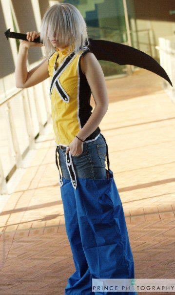 ShadowsMaskCos's tweet photo. An old cosplay of mine, but one I still love. Riku from @KINGDOMHEARTS I did so many versions of this character. 
#cosplay #kingdomhearts #rikukingdomhearts https://t.co/l2M0SwUTun