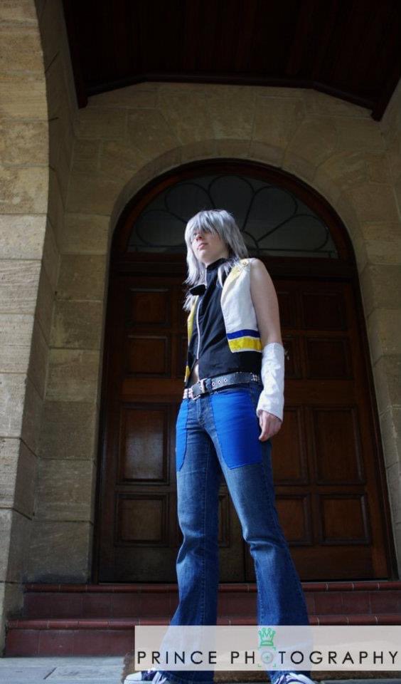 ShadowsMaskCos's tweet photo. An old cosplay of mine, but one I still love. Riku from @KINGDOMHEARTS I did so many versions of this character. 
#cosplay #kingdomhearts #rikukingdomhearts https://t.co/l2M0SwUTun