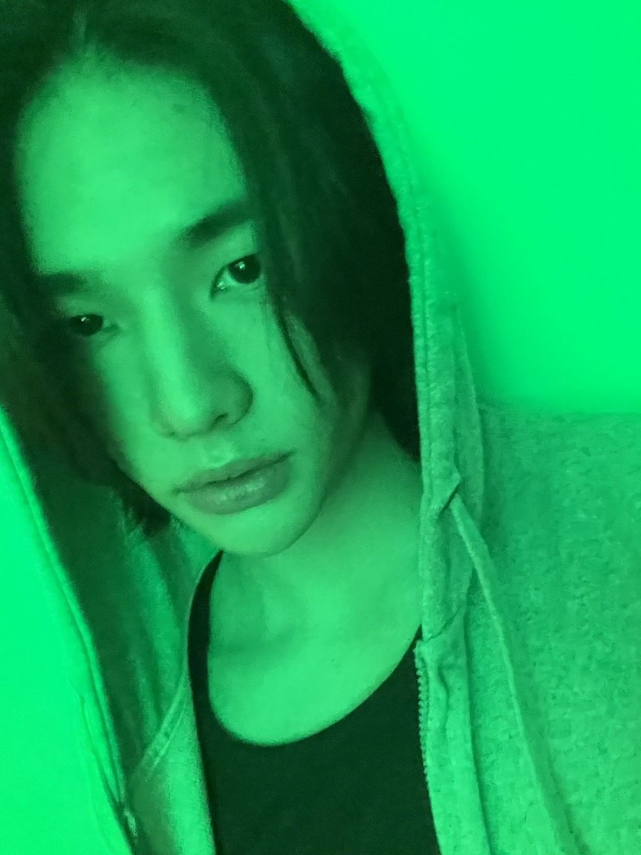 skzwithstay8's tweet photo. 🥟- 🌱 
[131023] 1:15 PM KST

*SELFIES https://t.co/IgB4opOG4n