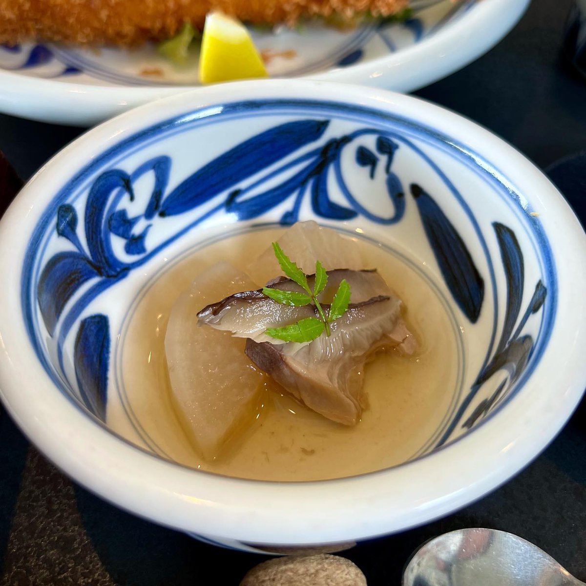 iconah126's tweet photo. という事で…大島大橋近くの国道沿い���ある「鳴門」さんで鯛の釜飯の定食を…✨😋✨

久しぶりに大人数での食事でしたが…楽しかったなぁ🎶
・
・
・
・
・
・
#広島グルメ #広島��ンチ #山口グルメ #大畠 #周防大島 #周防大島グルメ #グルメ #グルメスタグラム #ランチ #ランチタイム #休日ランチ https://t.co/iDf2PvmdCm