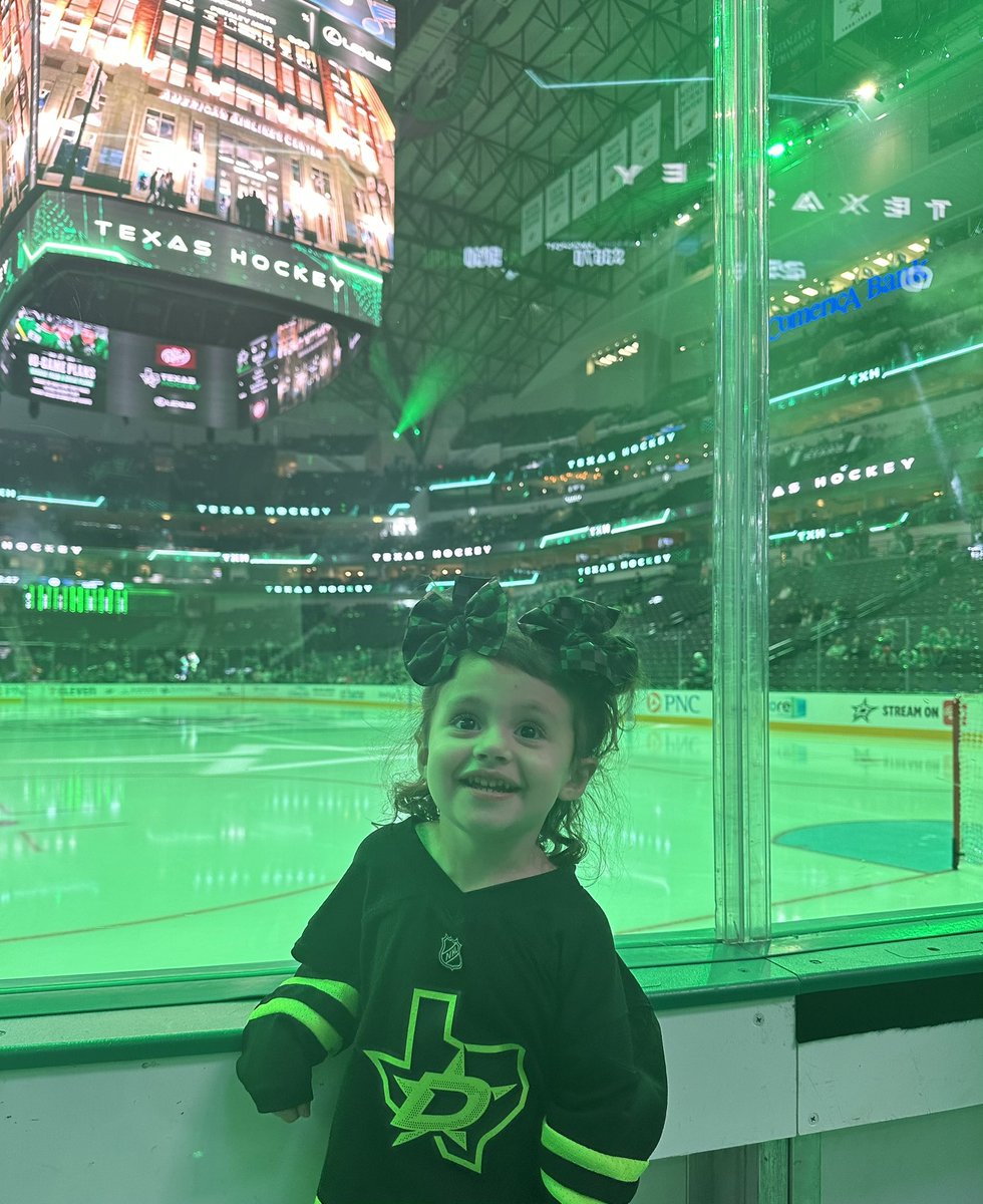To everyone who complimented my girl at the game tonight thank you, over 20 compliments tonight for my sweet baby! My pride and joy 💚 #TexasHockey  #OneStateOneTeam