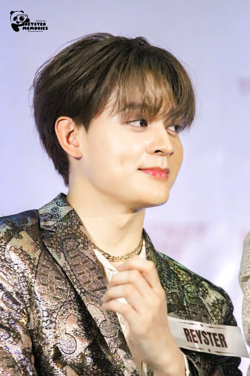 reystermemories's tweet photo. #𝚁𝙴𝚈𝚂𝚃𝙴𝚁𝙼𝙴𝙼𝙾𝚁𝙸𝙴𝚂

📸: HORI7ON FRIEND-SHIP [Voyage To Manila] Press Conference #REYSTER
📅 070923
📍Novotel Cubao

Event presented to you by: @dnmentph

REYSTER VISUAL DAY

#HORI7ON_REYSTER 
#HORI7ON #호라이즌
@HORI7ONofficial https://t.co/ES4jld8CSl