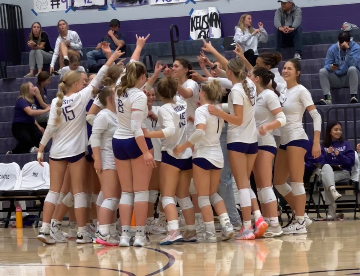 Buffalo loses 5th set against Waconia 14-16.